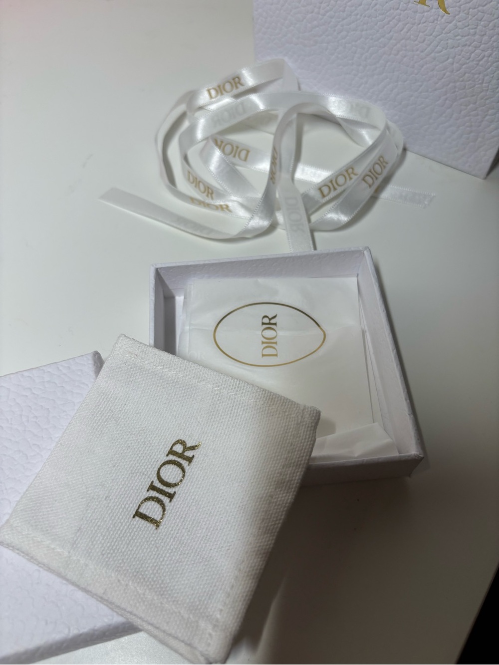 Dior White Mini Gift Bag with Gold Logo - Picture 3 of 3